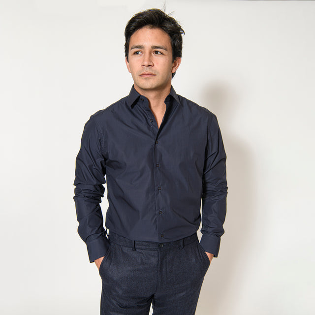 Chemise Col "Italien" en Popeline Bleu Marine avec Boutons Ton sur Ton