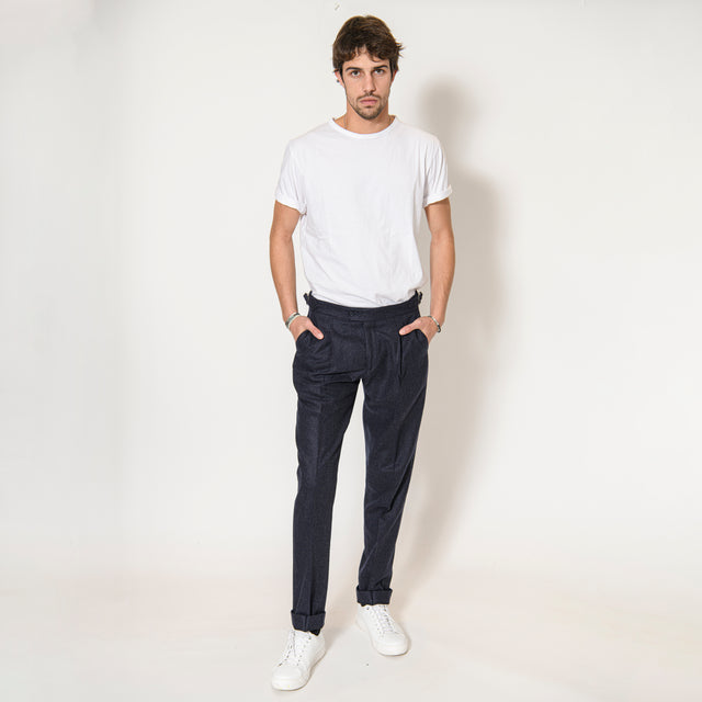 Pantalon à Pinces "Giuseppe" en Flanelle Bleu Marine à Rayure Tennis en Laine de Chez Vitale Barberis Canonico avec Pattes de Serrage