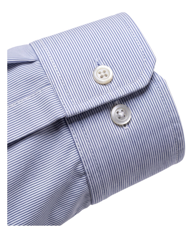 CHEMISE COL CUTAWAY À FINE RAYURE BLEU MARINE