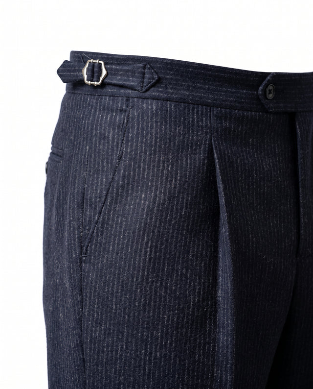 Pantalon à Pinces "Héraclès" en Flanelle Bleu Marine à Rayure Tennis en Laine de Chez Vitale Barberis Canonico®