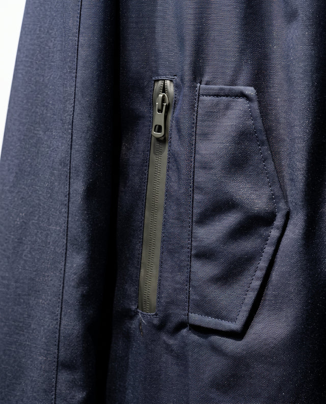 PARKA TECHNIQUE BLEU MARINE AVEC CAPUCHE AMOVIBLE SOUS ZIPPE AU COL
