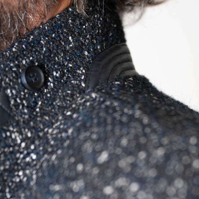 Manteau "Raspail" Bleu Marine en Tweed Chiné Bleu Fort et Blanc avec Plastron intérieur amovible