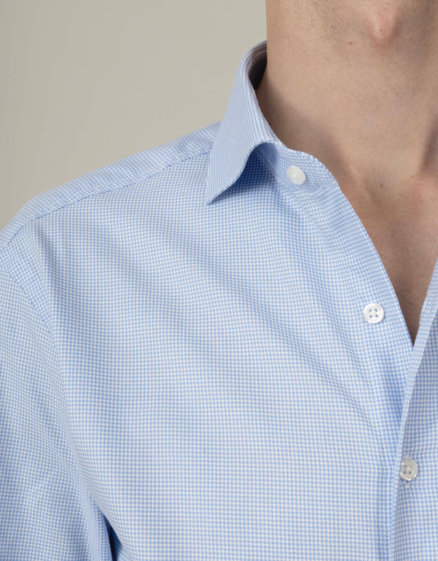 CHEMISE COL CUTAWAY À PETITS PIEDS DE POULES BLEU CIEL