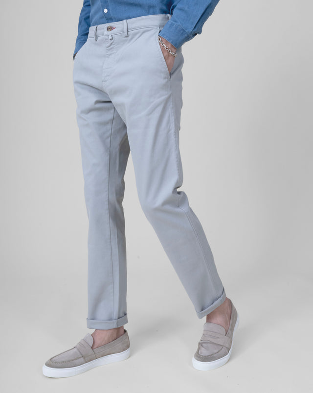 Pantalon "Pornichet E25" Chino Gris Clair Coupe Classique