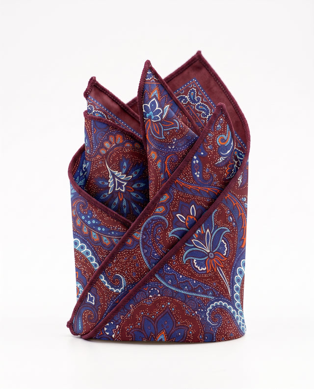 Pochette en Soie Bordeaux Fantaisie à Motifs Cachemire Bleu Marine & Ciel contour Bordeaux